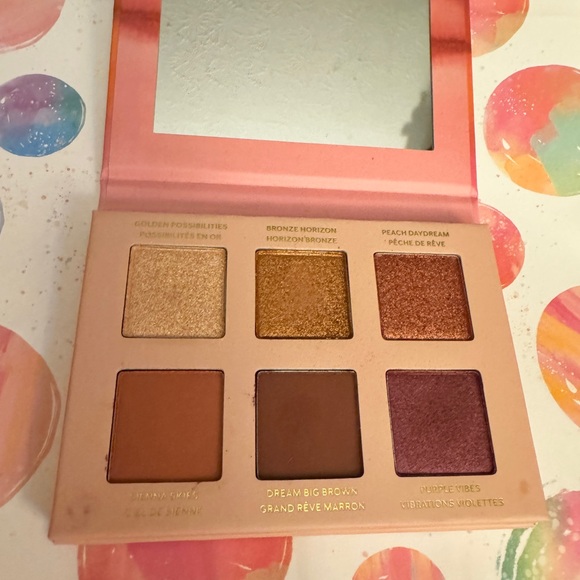Limited-Edition Mary Kay ® Warm Hues Eye Shadow Palette - Picture 3 of 6